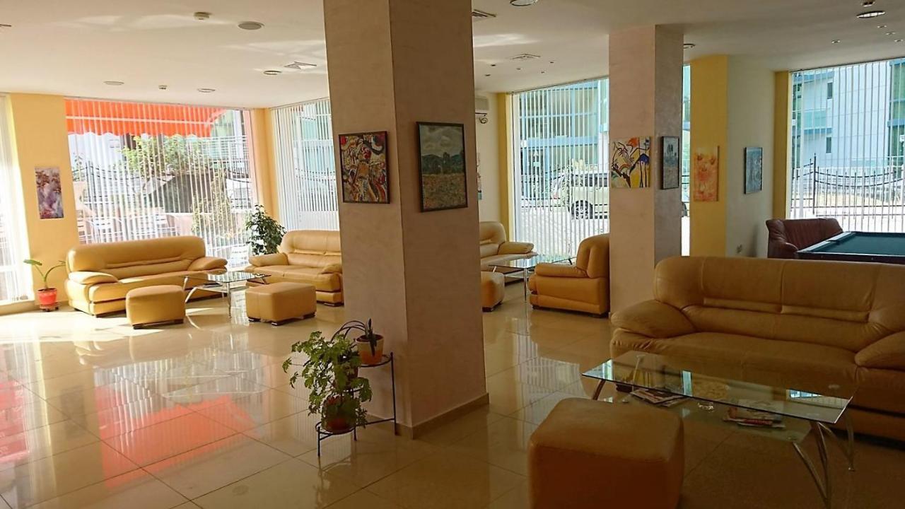 פרימורסקו Diamond Hotel מראה חיצוני תמונה